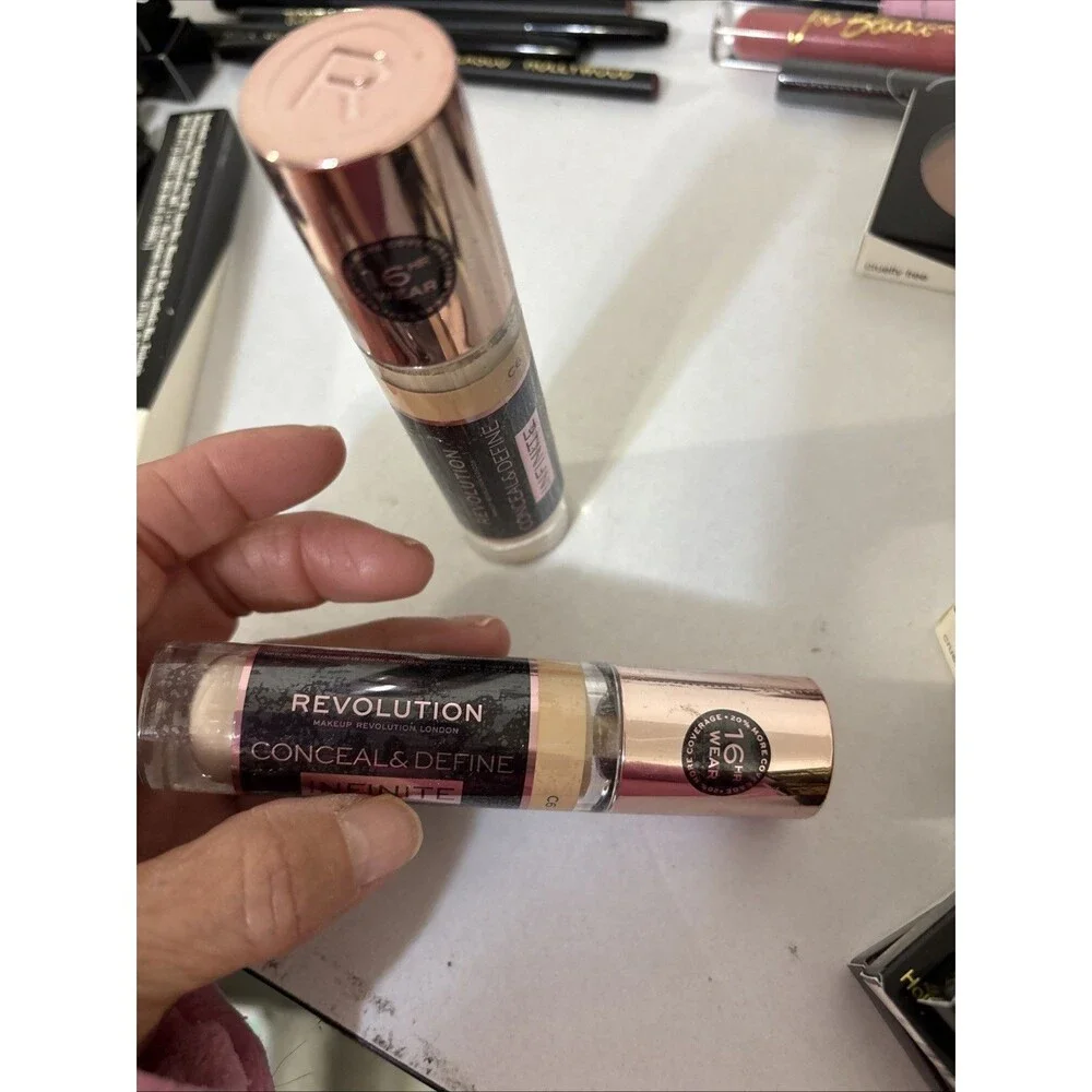 Makeup Revolution Beauty Conceal & Define Infinite Concealer XL, C6 LONG LASTING